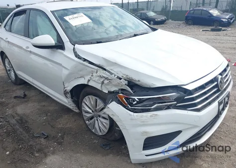 2019 Volkswagen Jetta 1.4T S z USA, uszkodzony, nr VIN 3VWN57BU6KM114839